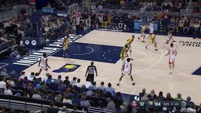 [Highlight] Myles Turner blocks Green and Sengun in back-to-back possessions