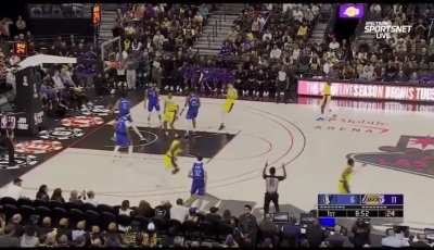 Gabe is burning the Flagg early in the 1st quarter 🔥 🔥 🔥