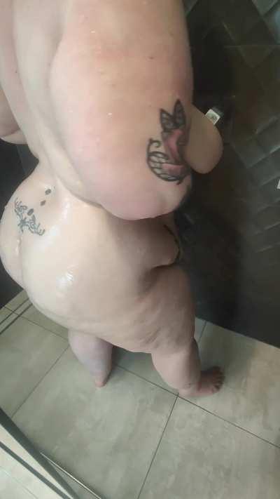 I love rubbing myself in the shower