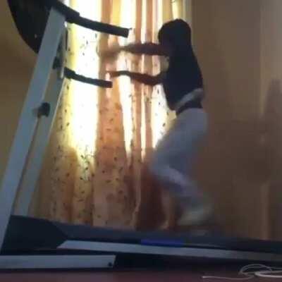 WCGW Trying to take shirt off while on a treadmill