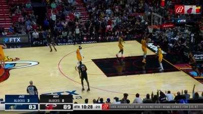 [Highlight] Caleb Martin with the acrobatic finish from the Lowry alley oop