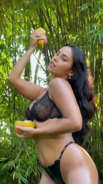 Claudia (@claudiatihan)