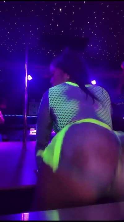 Erieeexoxo feelin it 🔥