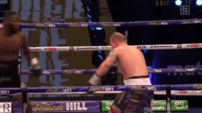 Lawrence Okolie makes Nikodem Jeżewski dance for him