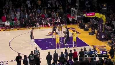 [Highlight] Dyson Daniels misses two clutch free throws to seal the game for the Pelicans