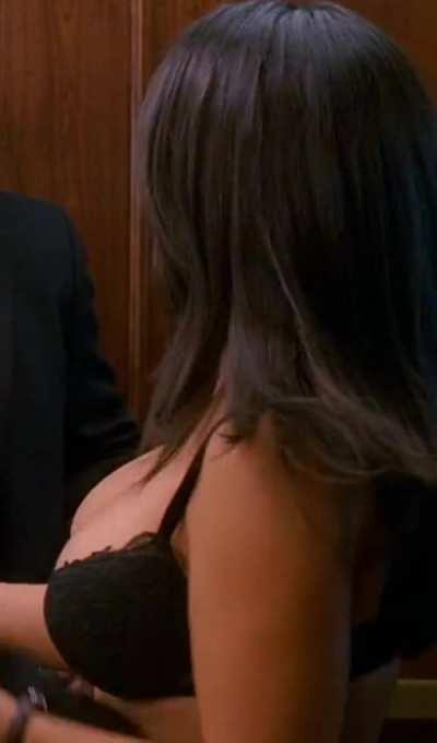 I would be instantly hard if salma hayek showed off her big milkers in front of me like that