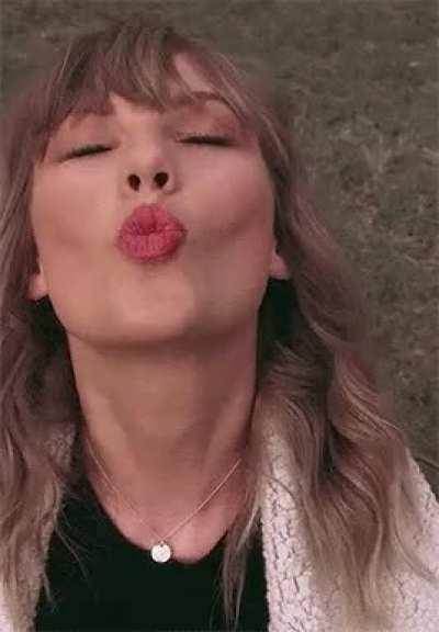 Our goddess is sending us some big kisses