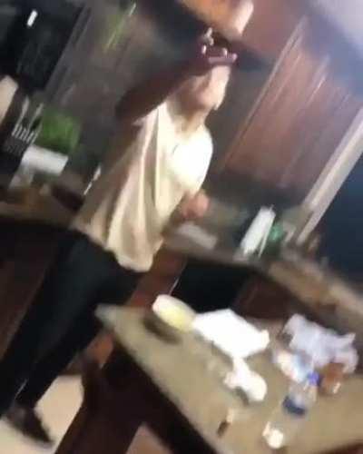 This guys ability to crack an egg