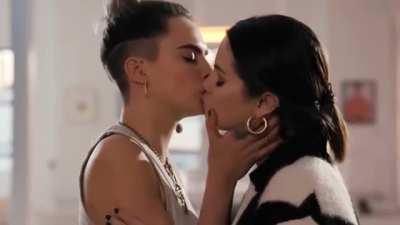 Selena Gomez & Cara Delevingne invite you to their hotelroom. Will you dominate them OR submit to them? How would your night look like?