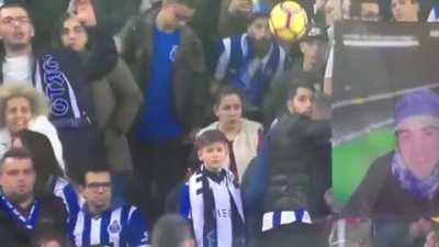 She Doesn't know what is happend hhhhh