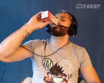 Se le ve facherito a Ibai