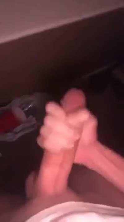 anyone want this hung gaymer dick?