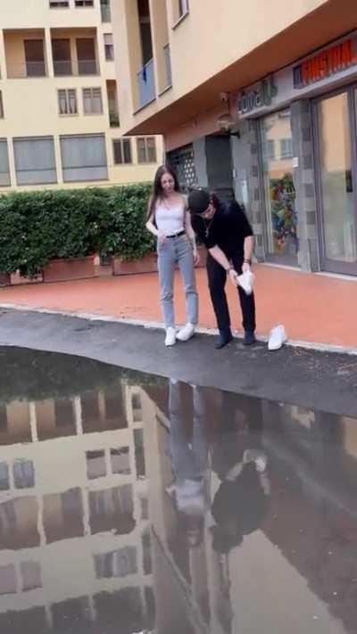 What a gentleman; shoulda taken his socks off