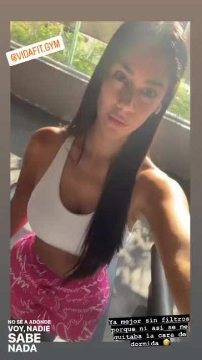 Mamar ese culo mientras hace ejercicio debe ser la máxima expresión de amor propio que hay