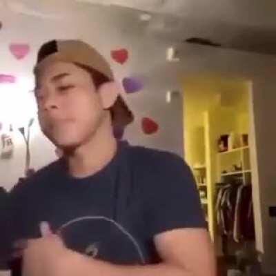 is he spittin ⁉️