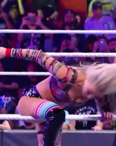 She's so fucking hot