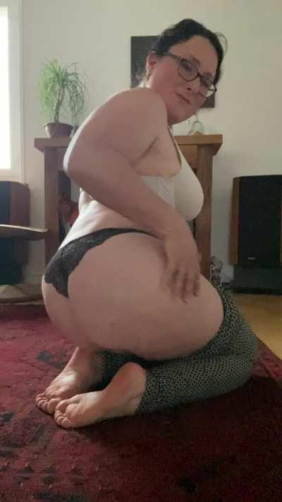 I want your cum dripping out my pussy and a load all over my body