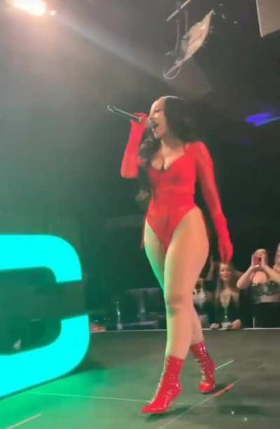 She stacked like a mf 😩