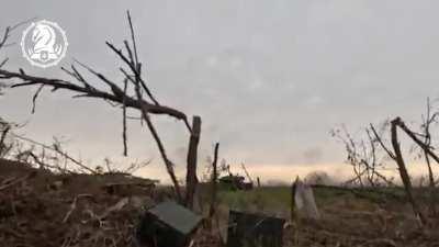 Battle through the eyes of soldiers of the 47th separate mechanized brigade of the AFU in the Melitopol direction. In this video, you can see the infantry under the reliable cover of a Bradley IFV and a Leopard tank