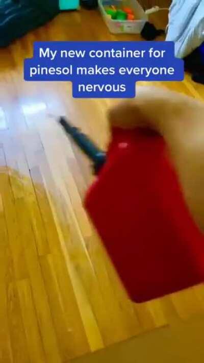 Моя новая ёмкость для воды заставляет всех нервничать