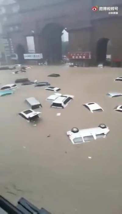 Yesterday... Zhengzhou, China had faced 200mm of rain in an hour!