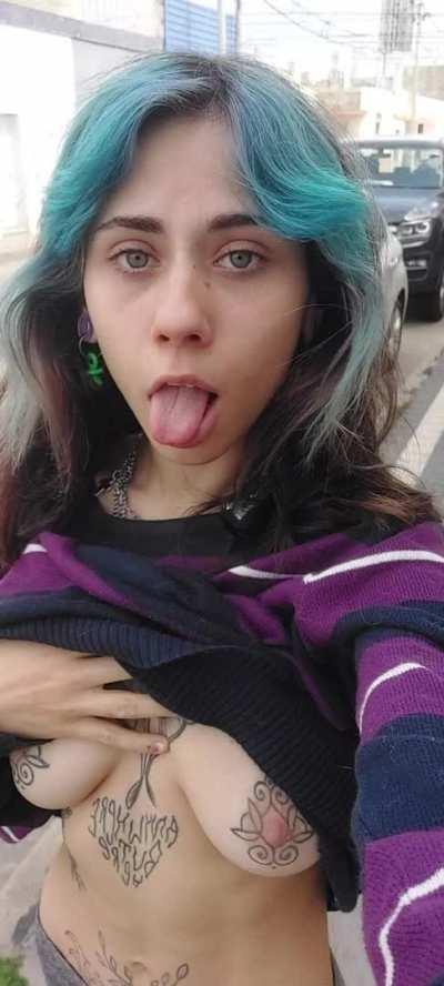 I love flashing in the streets <33