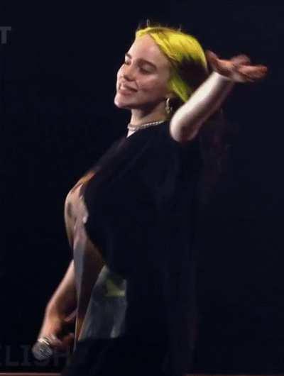 Billie Eilish's tits bouncing. She makes me so wet!
