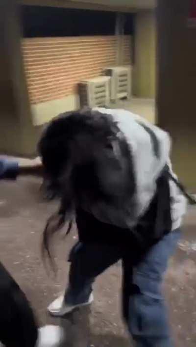 Nunca julgue um livro pela capa.