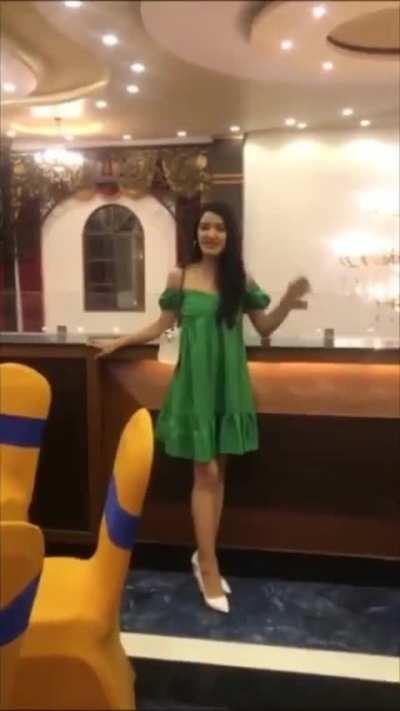 Here's a older video of my date, before I knew her