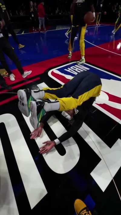 [Highlight] Buddy Hield casually hitting a 3 from the logo on his back during warm-ups