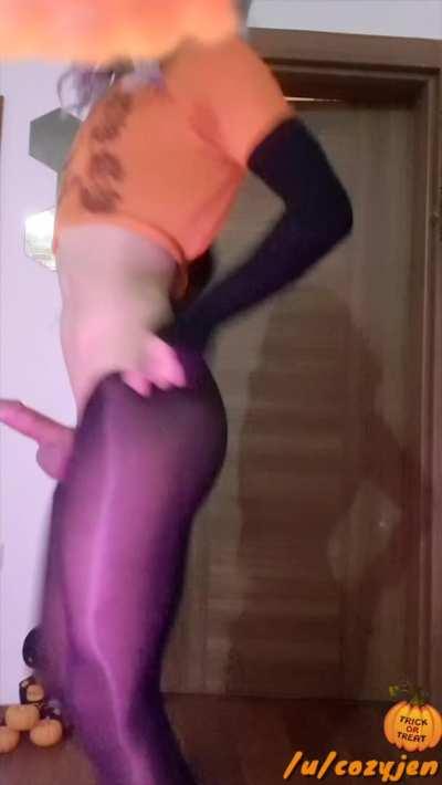 how's my halloween outfit..? 🎃🧡