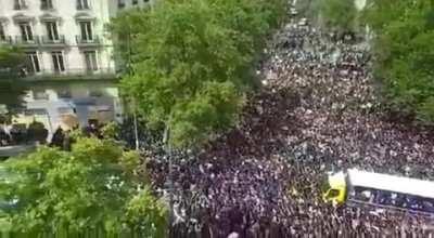 Up to 20k people participate in BLM. Protest in Paris today!