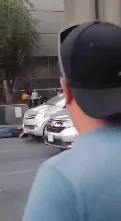 Suicidio fallido. Se lanzó del metro en Monterrey...