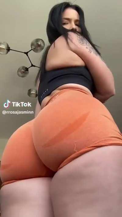 Jeans vs. Shorts (rrosajasminn)