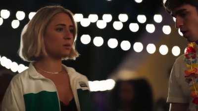 Lizze Broadway Grabs a Bully by His Balls in American Pie Presents: Girls’ Rules (2020)