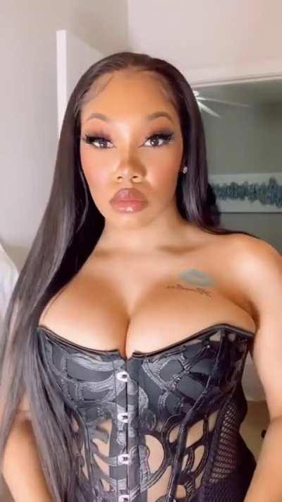 bad ass blasian wit dsls and jugs🔥