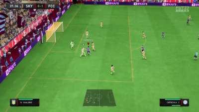 Some people really need to learn to clear the ball lol