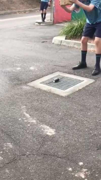 To smash a can of deodorant without an accident