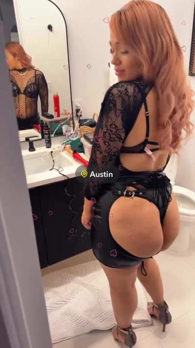 THICK ASS LATINA