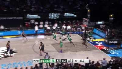 [Highlight] KD with the easy dish to Jeff Green - the Nets score 40 in the 1st quarter
