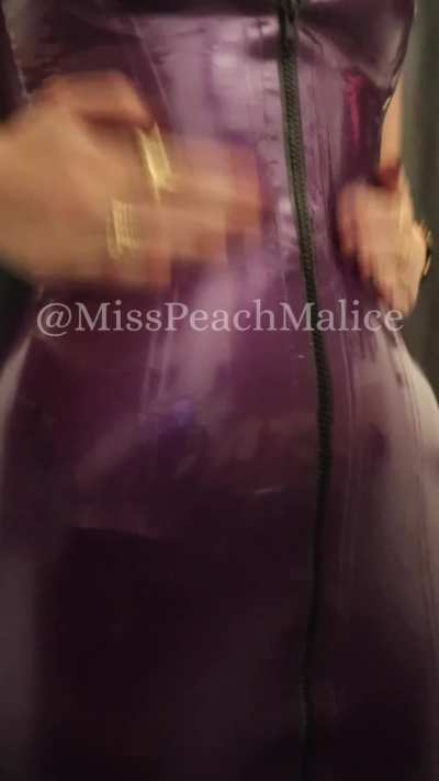 That glorious moment of shining, where you see an already delicious piece of rubber, turn into something even more tantalising. Only thing that could make it better, would be you. Shining it excitedly. 😸💜