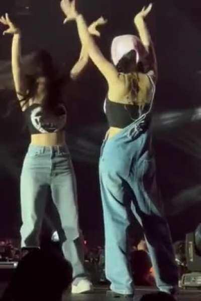 230706 (EDT) - Dahyun showing Momo she mastered the Like Ooh-Ahh dance break too