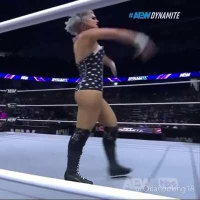 Toni at AEW Dynamite TONIGHT!