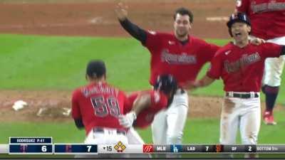 [Highlight] [Highlight] Amed Rosario walks off the Twins in the 15th thanks to a fielding error by Jermaine Palacios