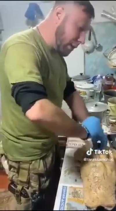 ❤️Uplifting❤️ Our boys adapting on front lines. Slava ЗСУ! 💙💛 (English translation in comments)