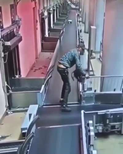 Reporting an unidentified package in aisle 50