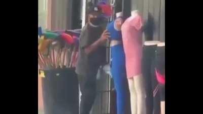 NPC encounters mannequin for the first time