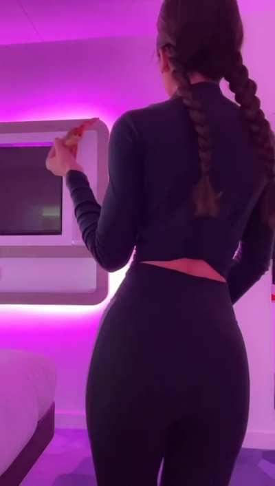 Eating pizza while farting loudly 🥵️