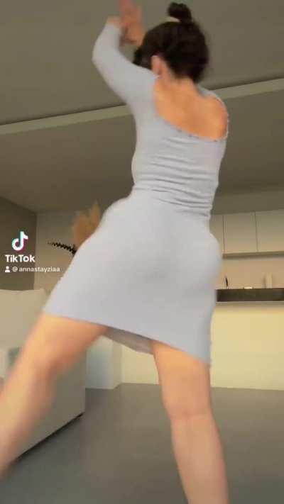 Annastayziaa Grey Dress Clap 👏🏽