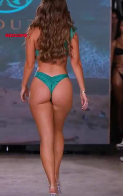 Sydney Lint - Meduza Swimwear, Miami Art Basel 2025 (2 speeds)